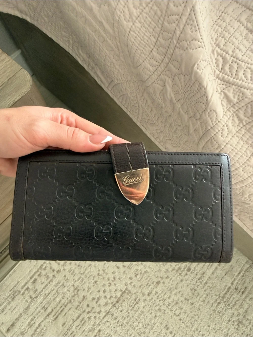 Gucci Brown Embossed Leather Wallet with Logo Clasp - Picture 6 of 12